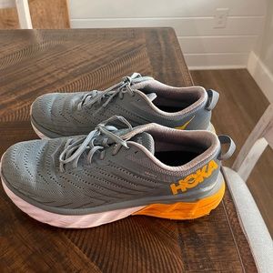 Men’s Hoka running shoes. Good condition.